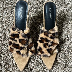 🆕 Leopard Print Women's Shoes - RUNS SMALL